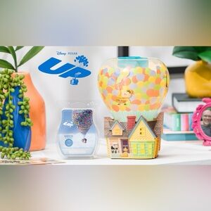 Disney Pixar Up Scentsy Warmer NEW